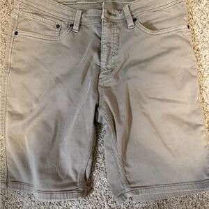 Duer No Sweat slim men’s shorts